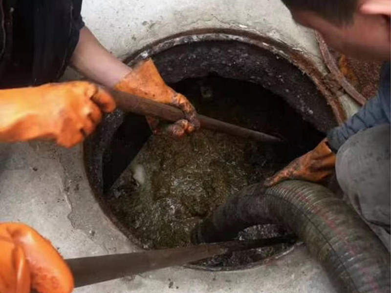 三门峡清理化粪池时如何避免沼气的危害?